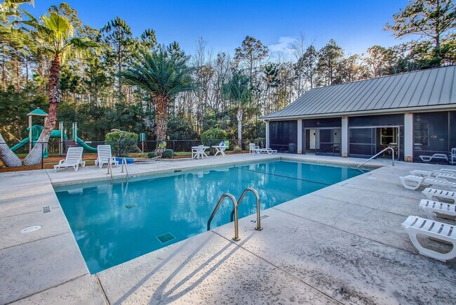 Building Photo - Spacious 5-bedroom, 3-bath home featuring two additional flex rooms!