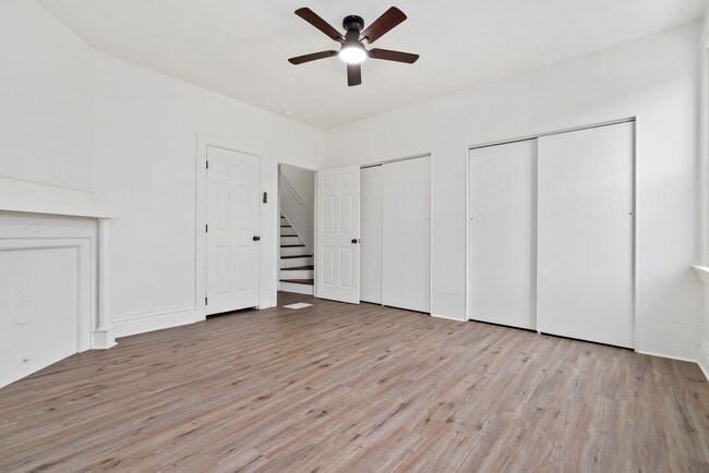 Building Photo - 4 bed 1.5 bath - completely updated, central air, patio.  Great location