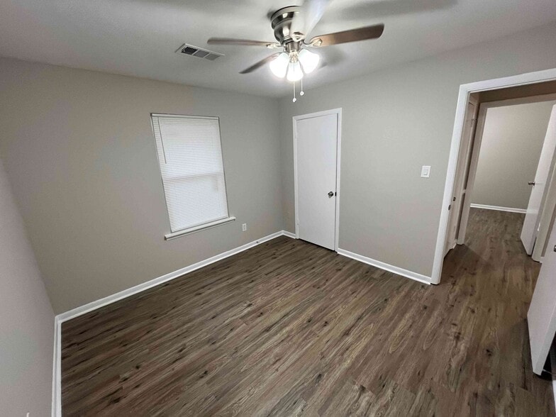 Building Photo - 3007 Cotton Pl SW