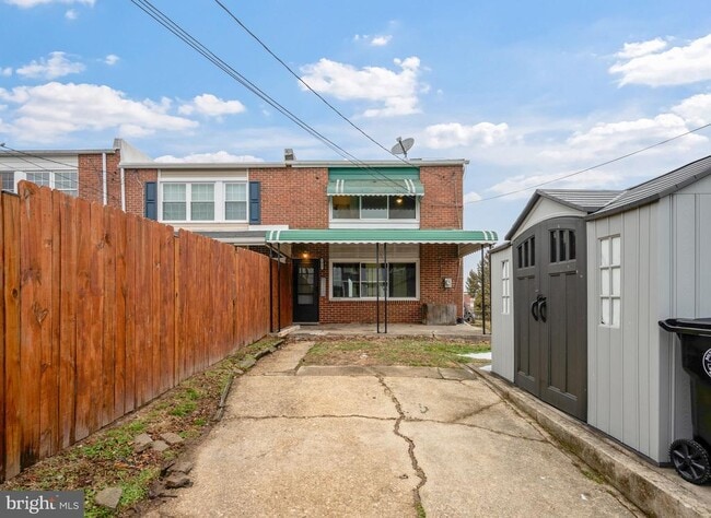 Building Photo - 7911 Bank St