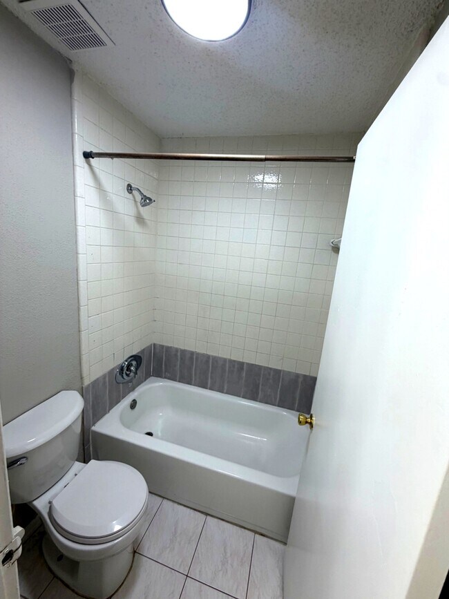 Building Photo - 5817 W Tidwell Rd