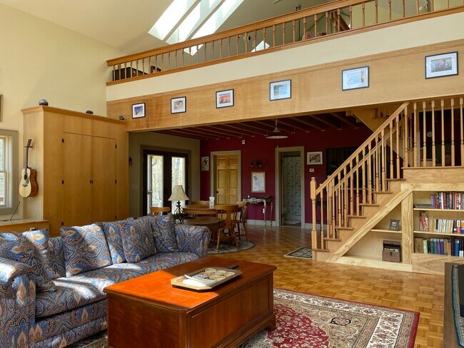 Building Photo - 2008 W Danby Rd