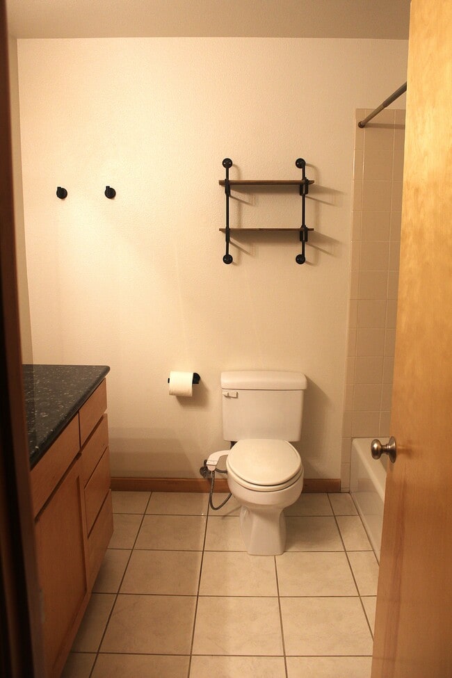 Building Photo - 920 NW Naito Pky