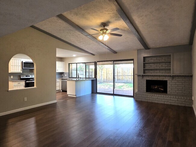Building Photo - 4055 Cypressdale Dr