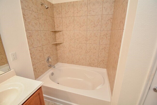 Building Photo - 19441 Archer Glen Dr