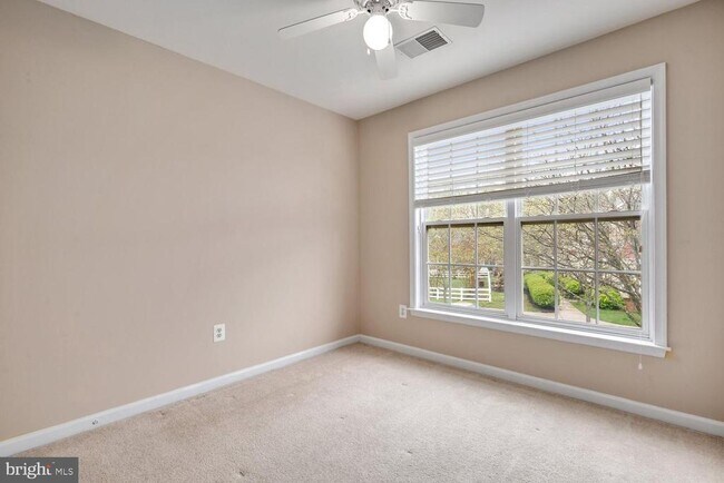 Building Photo - 19421 Rayfield Dr