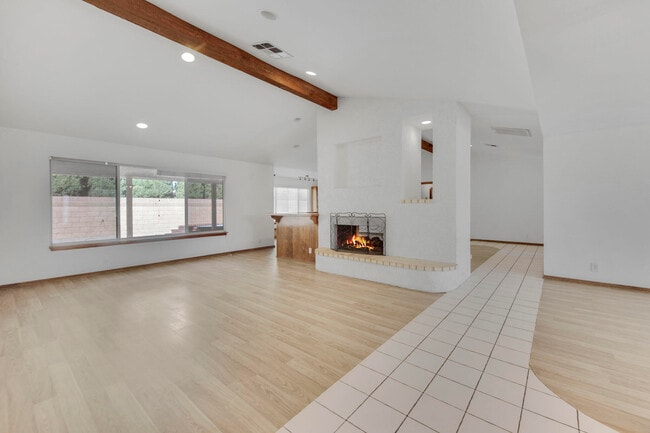 Building Photo - 2503 Brentwood Dr