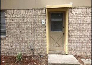 Building Photo - 116 Mattie St