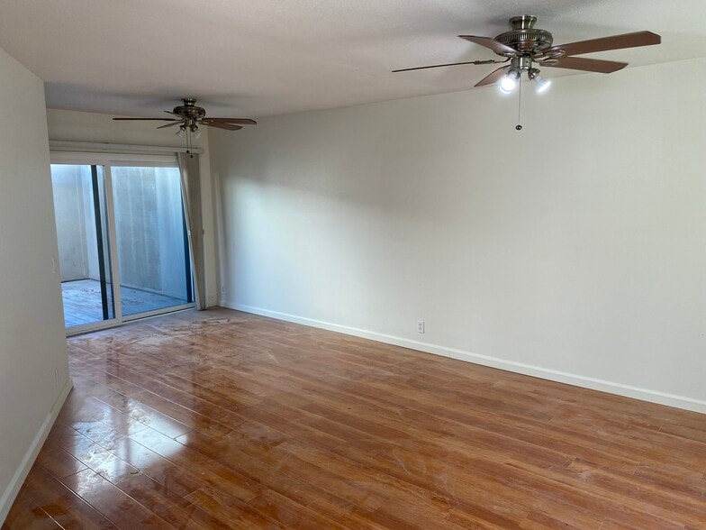 Building Photo - 8442 Via Sonoma