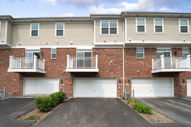 Building Photo - 4426 Monroe Ct