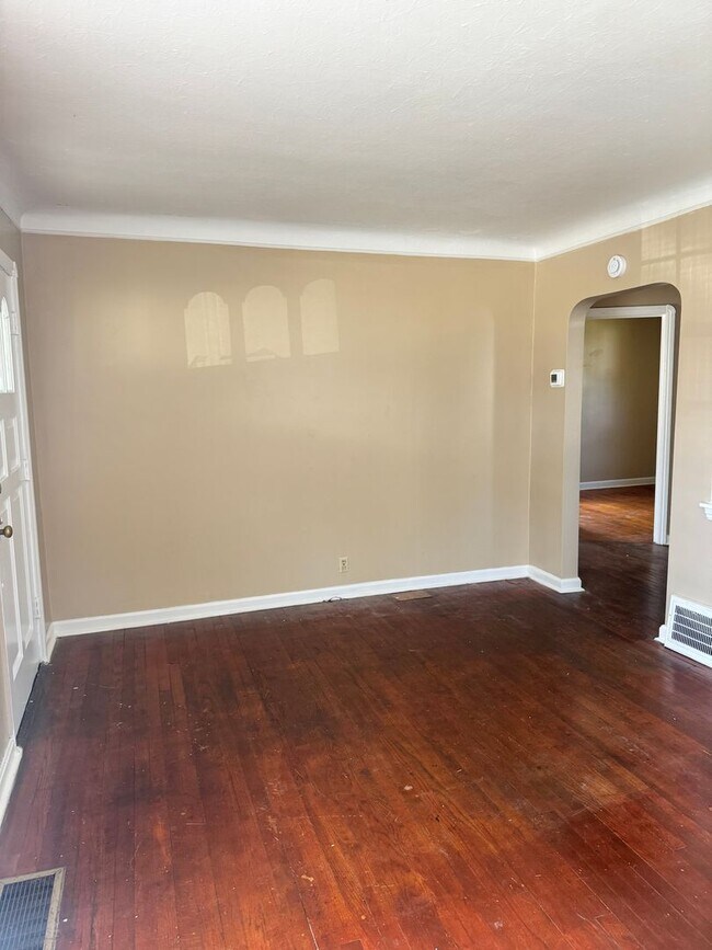 Building Photo - 3914 Brookside Blvd