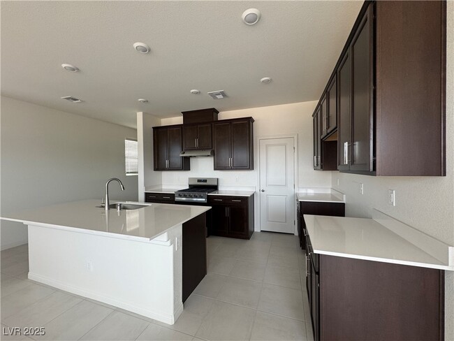 Building Photo - 9144 Vesey Ave