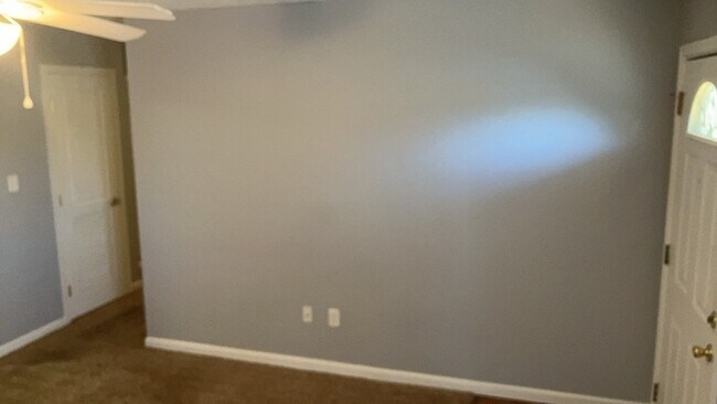 Building Photo - 325 Halifax Dr