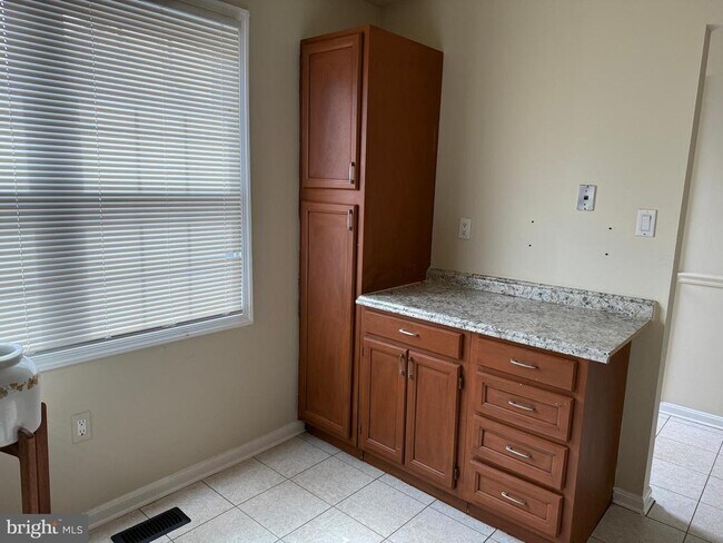 Building Photo - 9 Autumn Hill Way