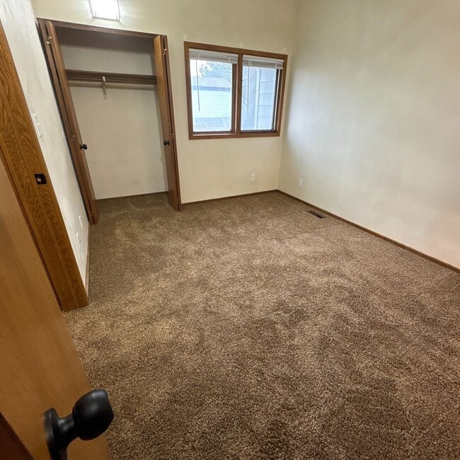 Building Photo - Stylish 1-Bedroom Apartment with Luxurious Updates in a Serene Setting