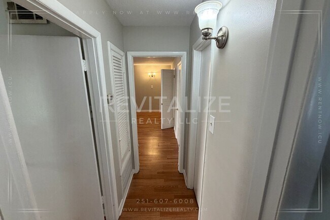 Building Photo - 1504 Dauphin St