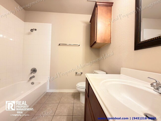 Building Photo - 916 Parkplace Ridge