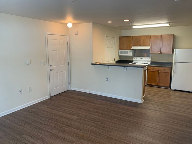 Building Photo - 100 Yellowstone Dr