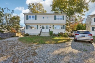 Building Photo - 17 Locust St