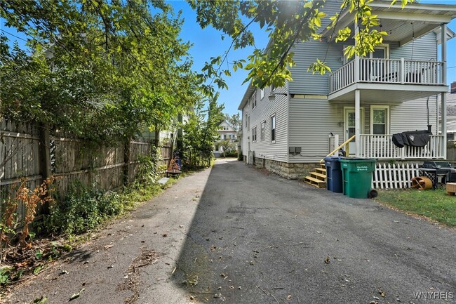 Building Photo - 168 Villa Ave