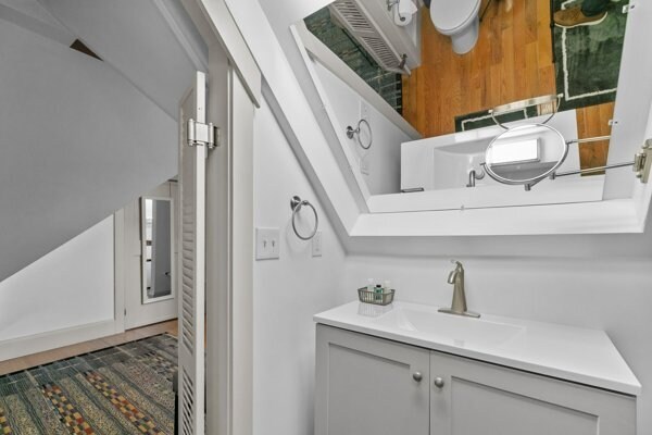 Building Photo - 358 Broadway