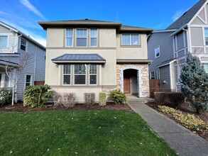 Building Photo - Lovely 3 Bed + 2.5 Bath in Bethany Creek F...