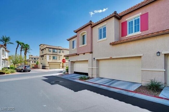 Building Photo - 1525 Spiced Wine Ave