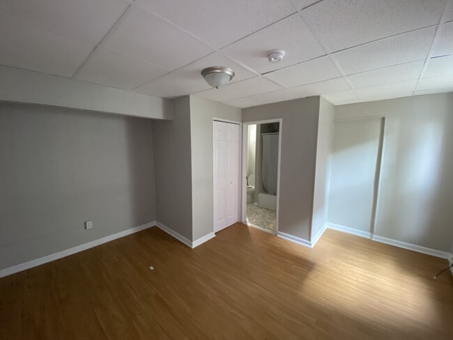 Building Photo - 208 W Main St