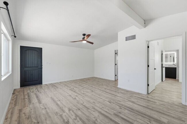 Building Photo - Bright & Airy 2-Bedroom Midtown Tucson Apartment Near TMC & The Loop