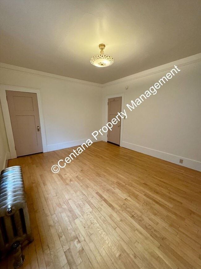 Building Photo - 205-207 N Excelsior Ave