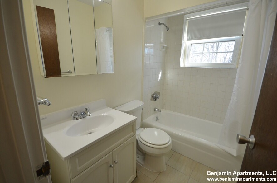 Building Photo - 1 Brattle Dr