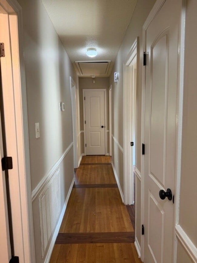 Building Photo - 3 Bedroom/2 Bathroom - Close to SJAFB, Shopping, Restaurants!