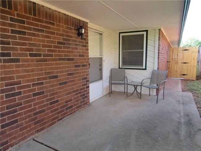 Building Photo - 936 W Tesio Way