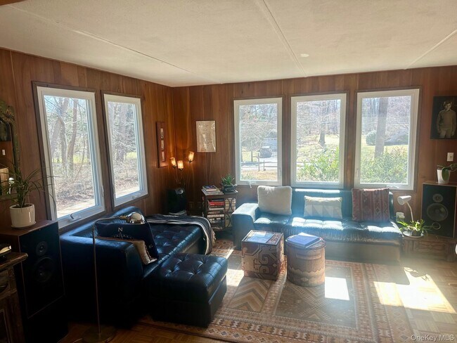 Building Photo - 9 Johnston Rd