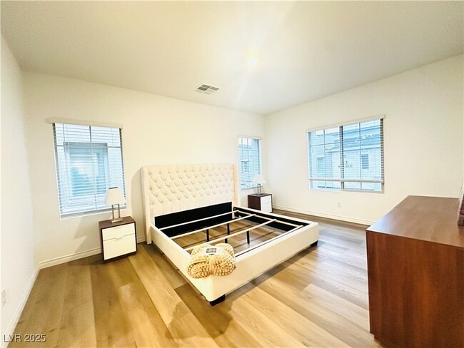 Building Photo - 600 Carriage Hill Dr