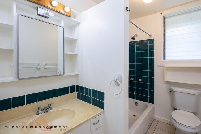 Building Photo - 2133 Metcalf St