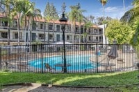 Building Photo - Vanllee