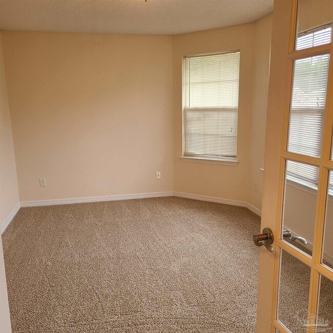 Building Photo - 6067 White Creek Ln