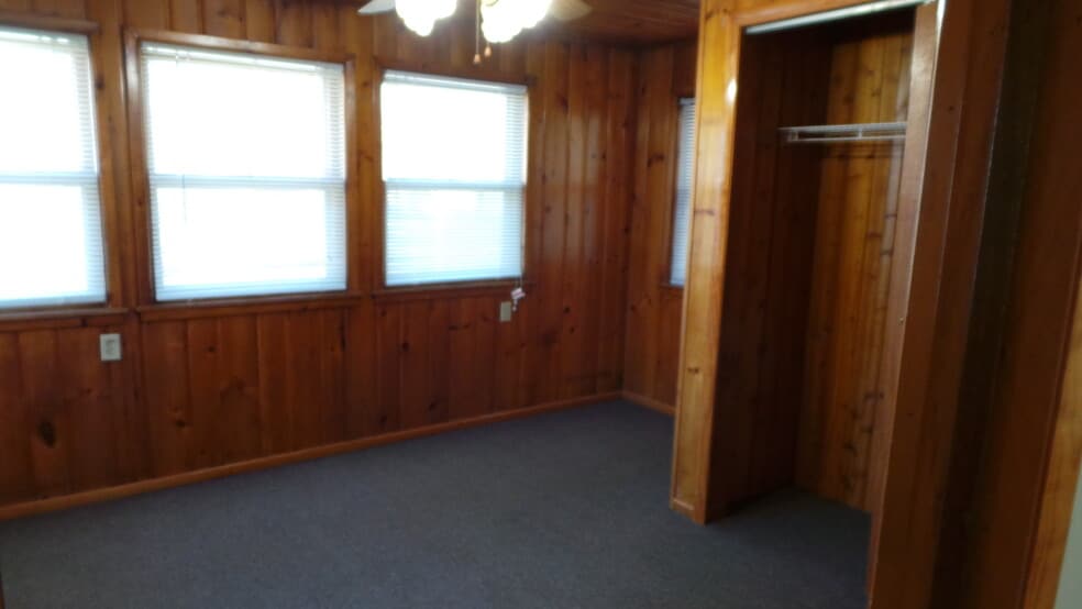 Building Photo - 158 S Cottage St