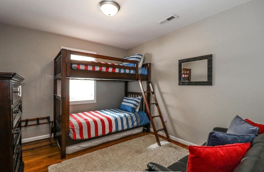 Building Photo - 907A Hampton Ave