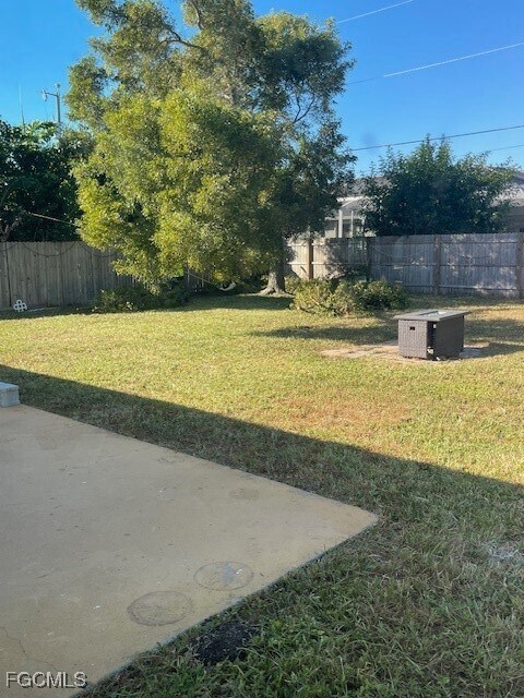 Building Photo - 1808 SE 5th Pl