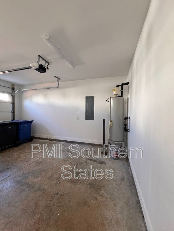 Building Photo - 306 Clarus Crk Wy