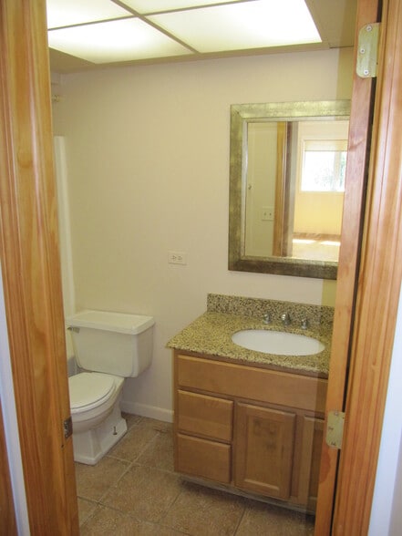 Master Bed room attached bath - 13200 W Heiden Cir