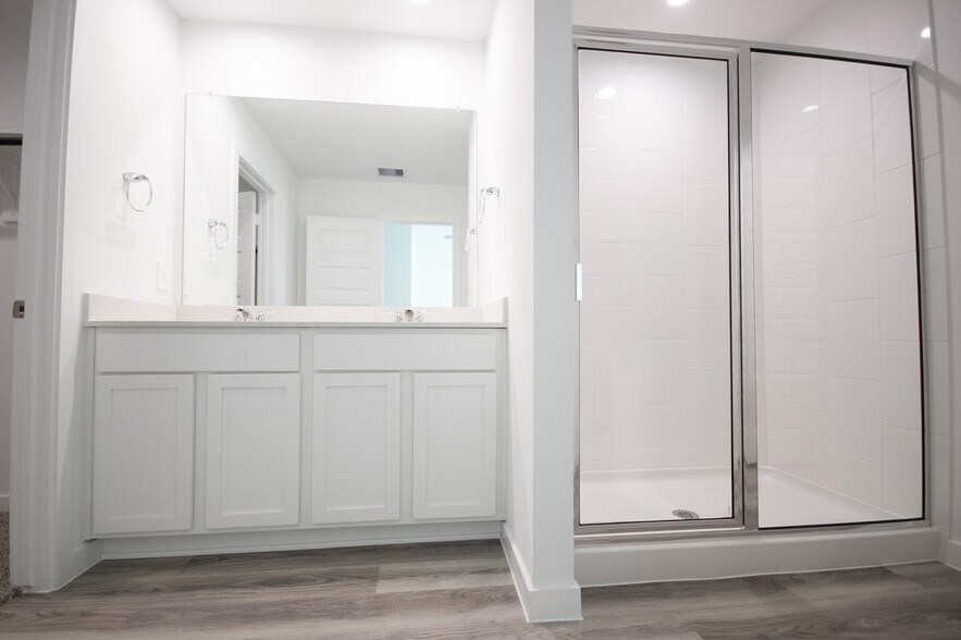 Building Photo - 10217 Berkeley Springs Trl