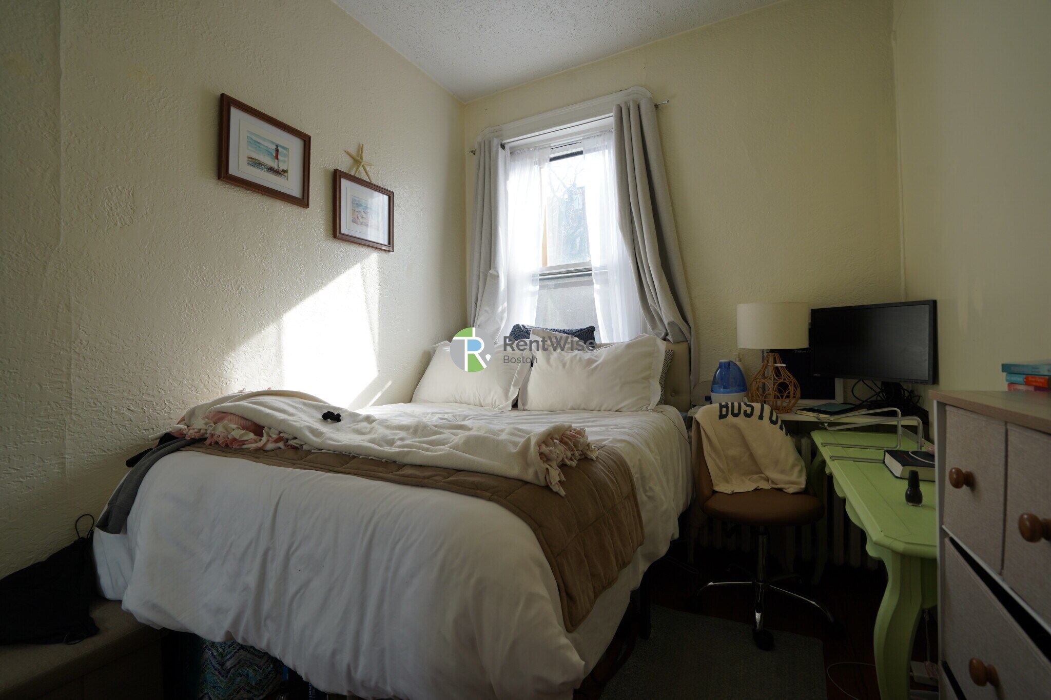 Building Photo - 72 Revere St