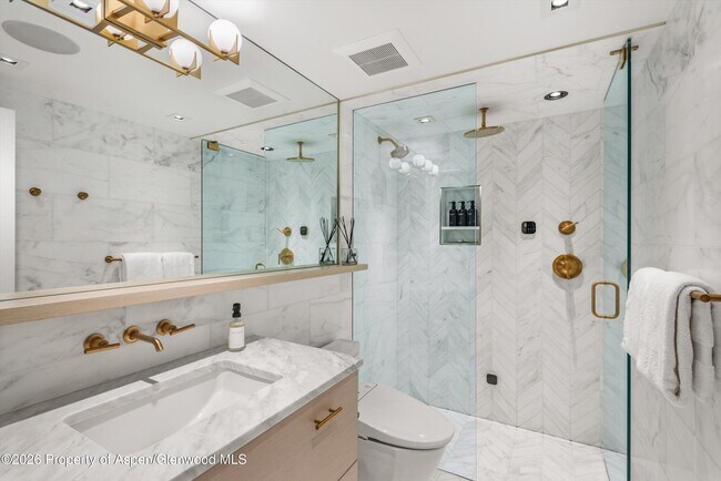 Building Photo - 731 S Mill St