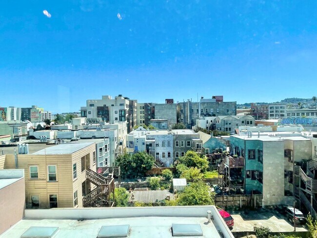 Building Photo - HIP 2BR/2BA Inner Mission Top Floor Boutiq...
