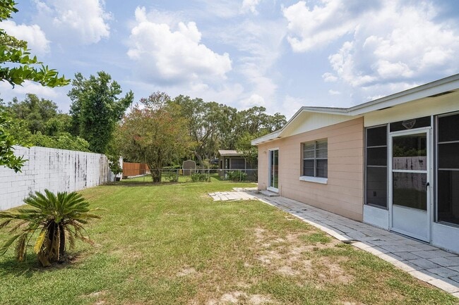 Building Photo - 1040 Dorado Dr