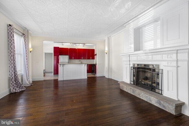 Building Photo - 2053 Christian St