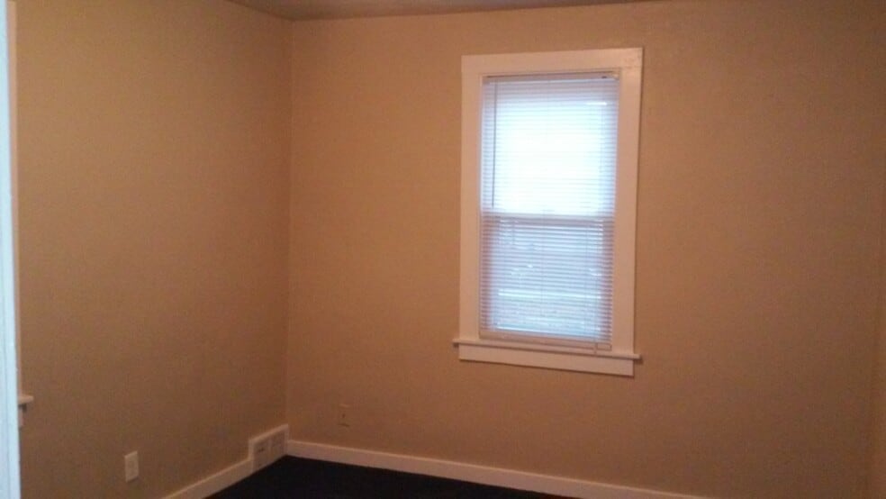 Building Photo - 269 Summit St